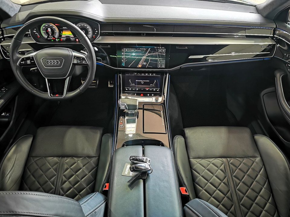 Audi A8