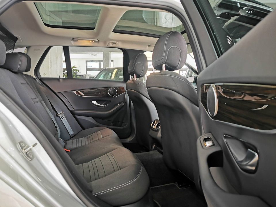 Mercedes-Benz C 220