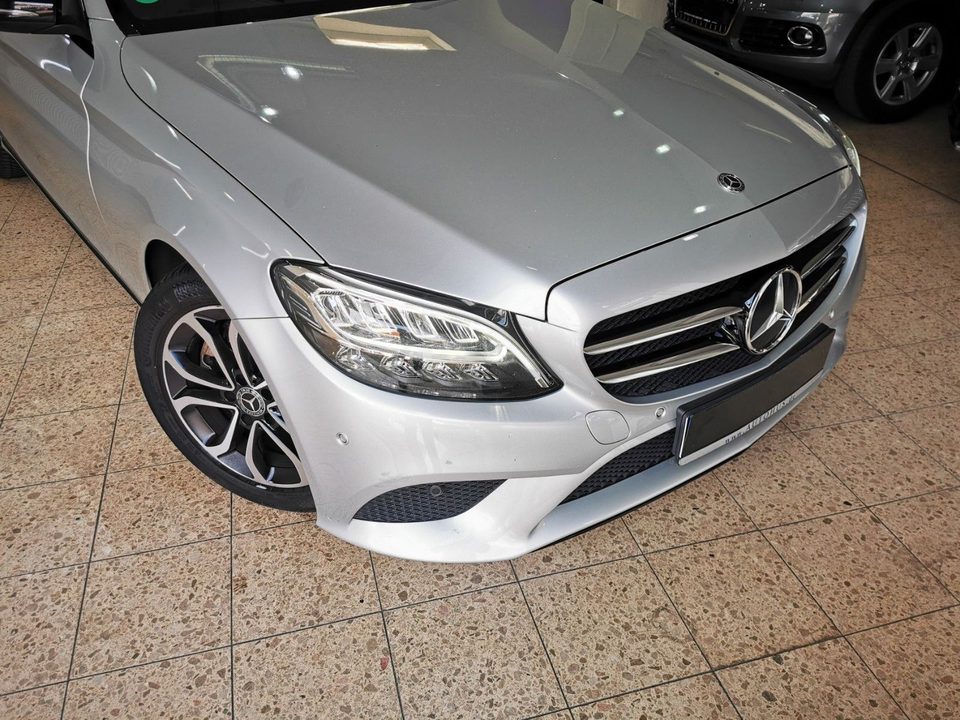 Mercedes-Benz C 220