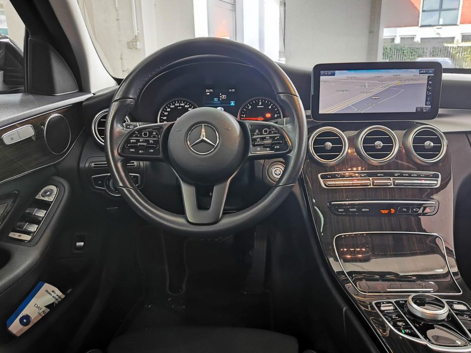 Mercedes-Benz C 220