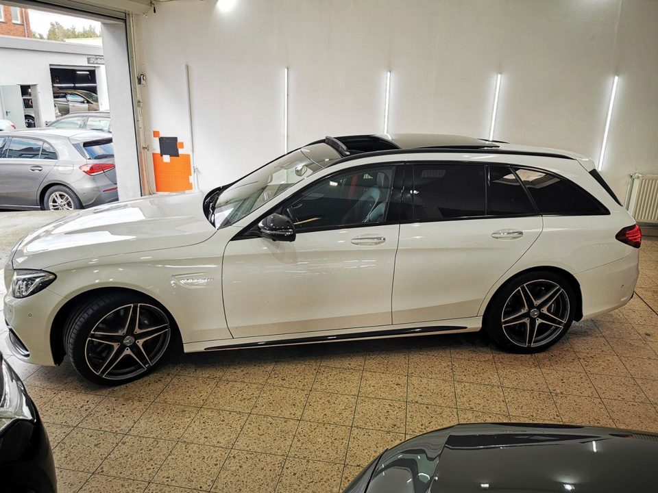 Mercedes-Benz C 63 AMG