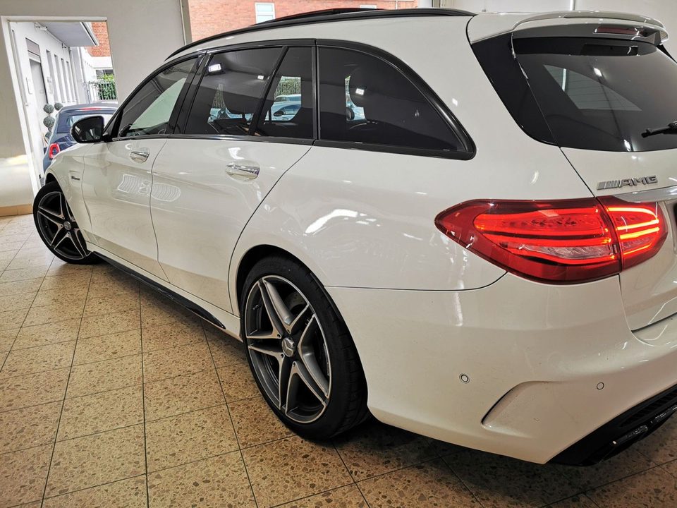 Mercedes-Benz C 63 AMG