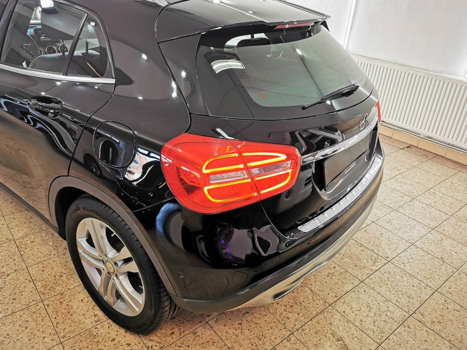 Mercedes-Benz GLA 200