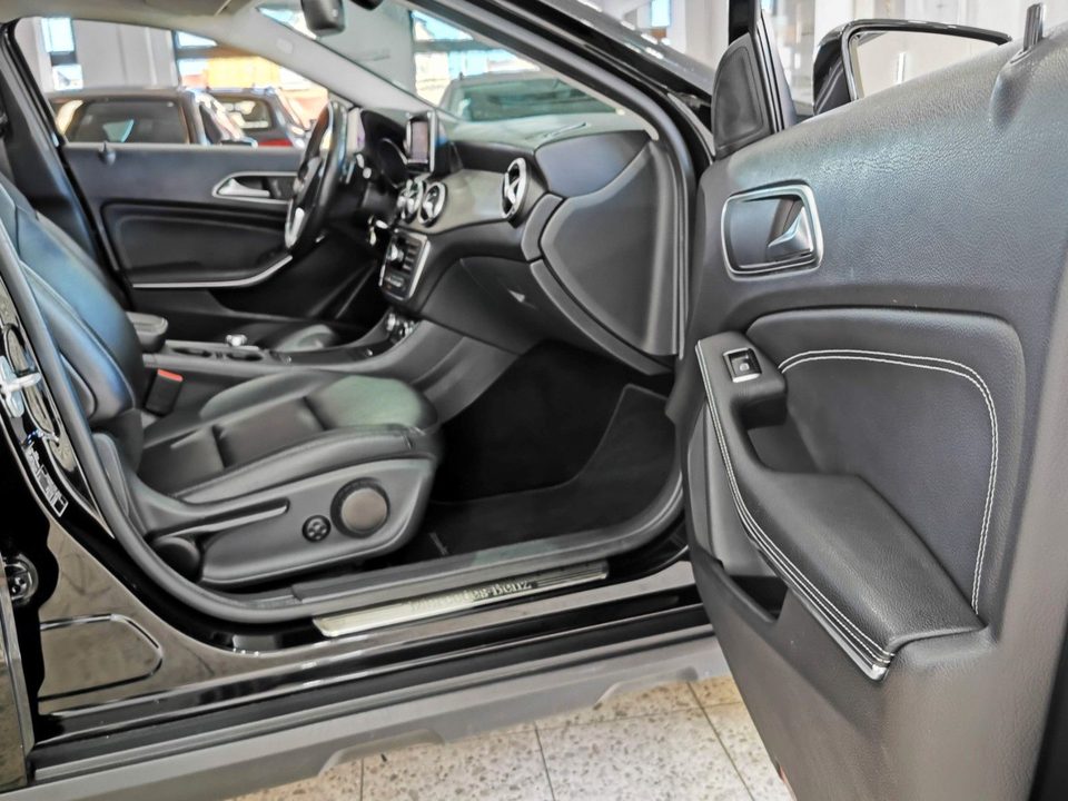 Mercedes-Benz GLA 200