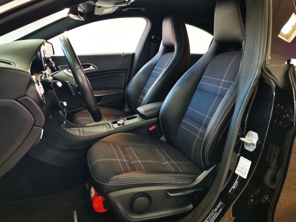 Mercedes-Benz CLA 220