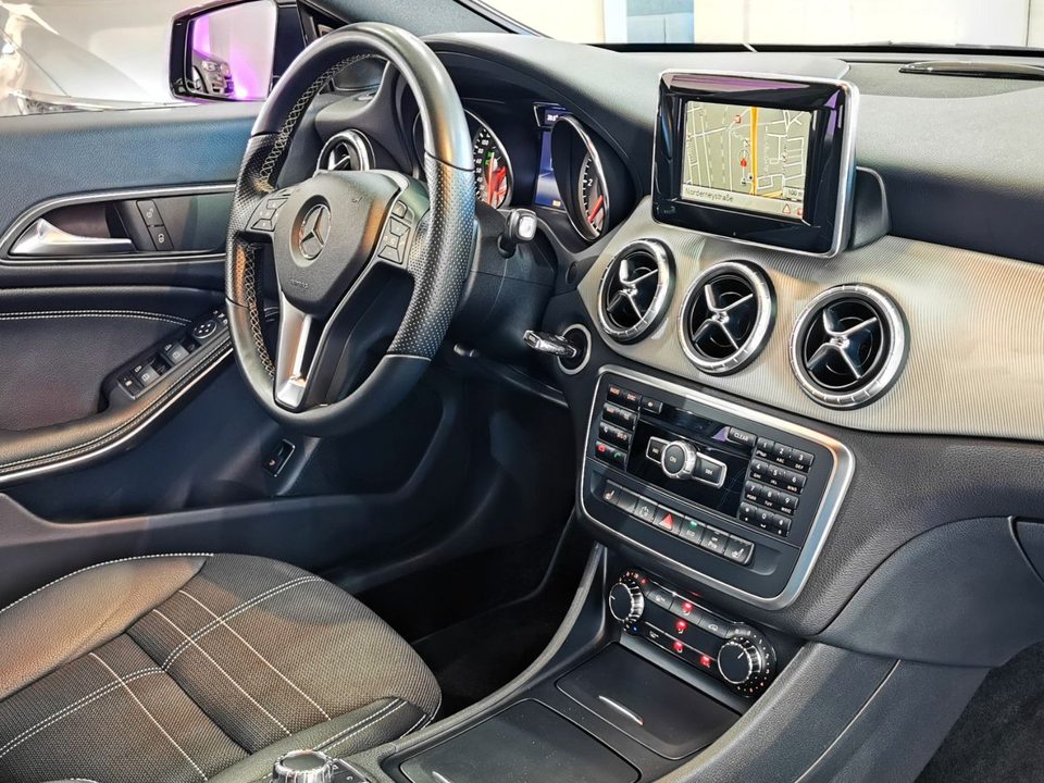 Mercedes-Benz CLA 220