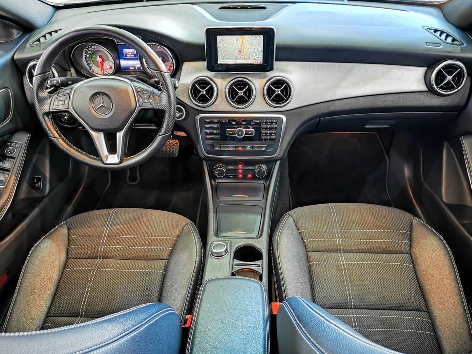 Mercedes-Benz CLA 220