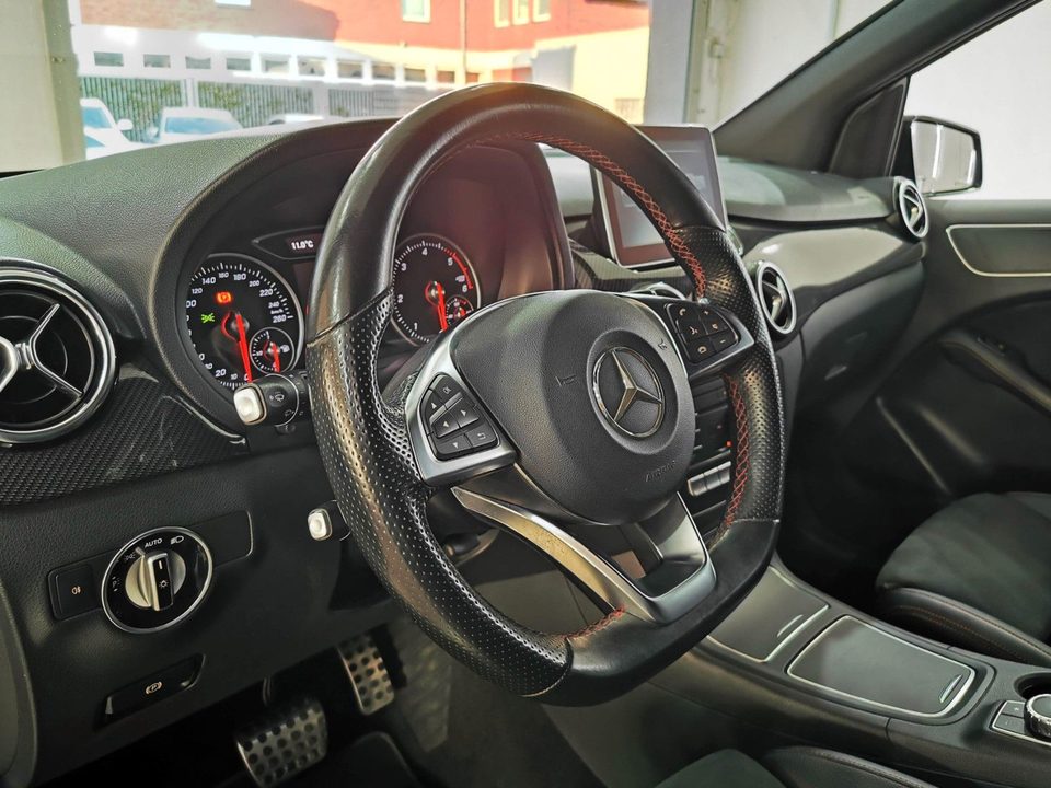 Mercedes-Benz B 200