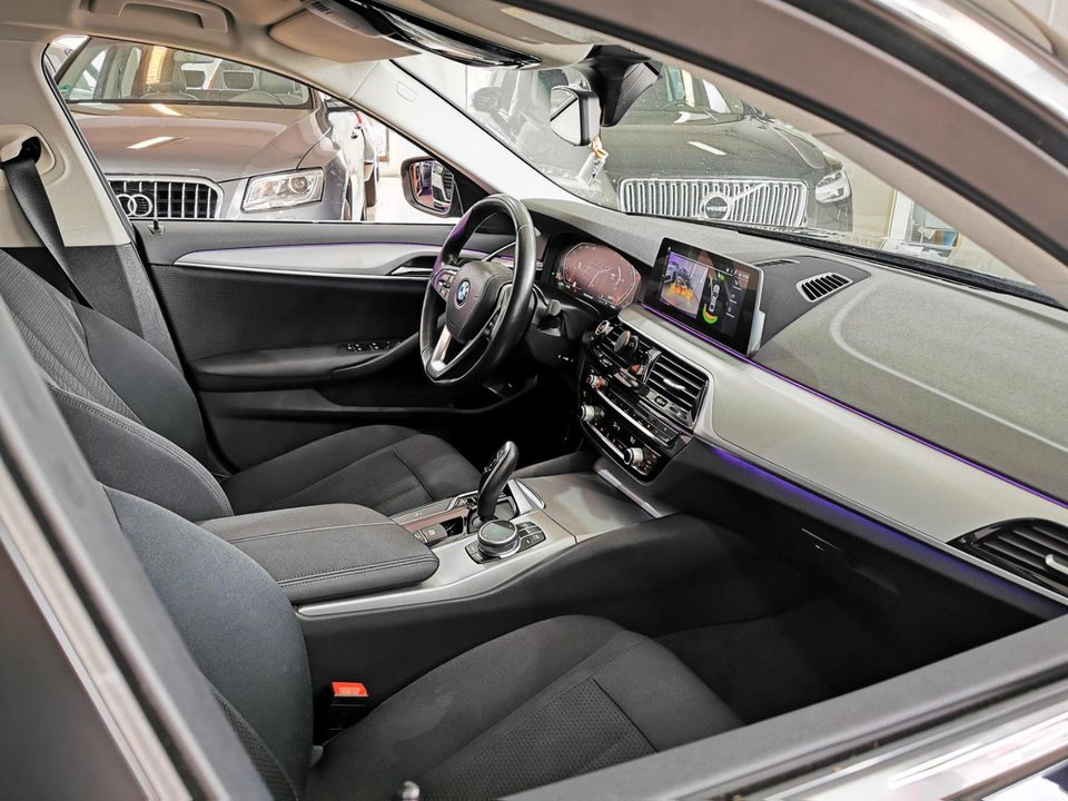 BMW 530