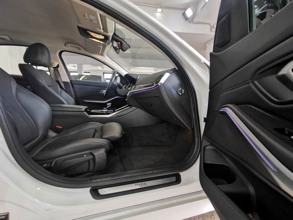 BMW 330