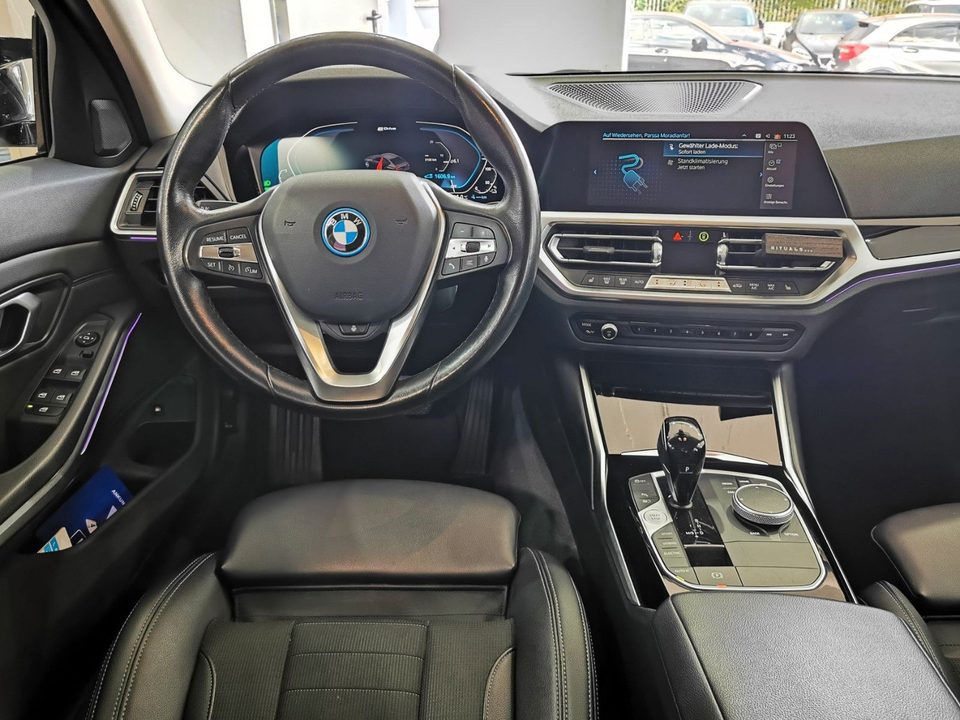 BMW 330