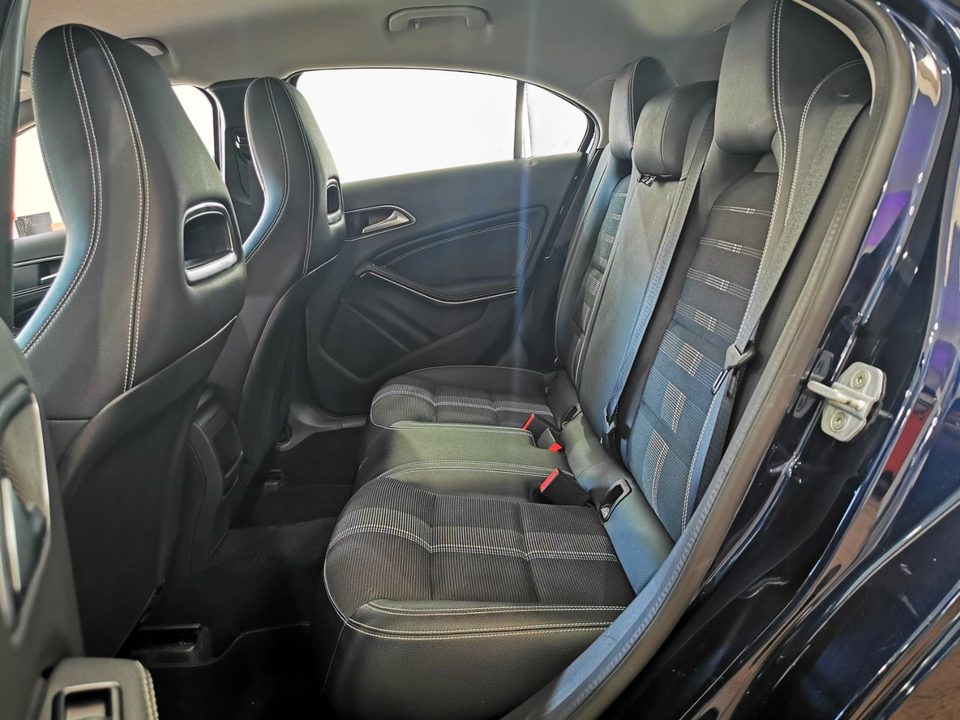 Mercedes-Benz A 180