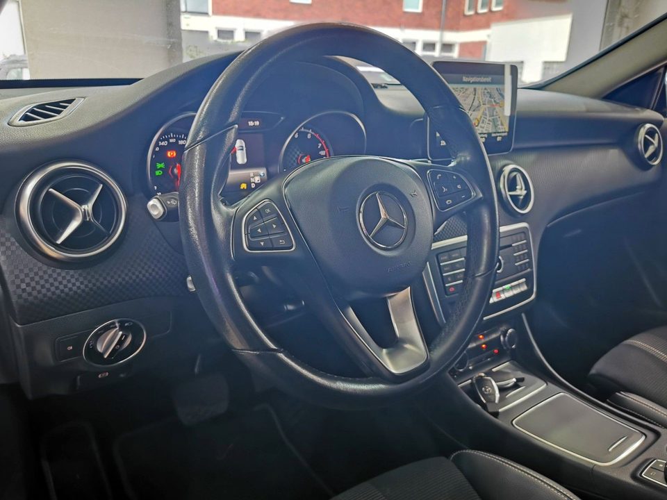 Mercedes-Benz A 180