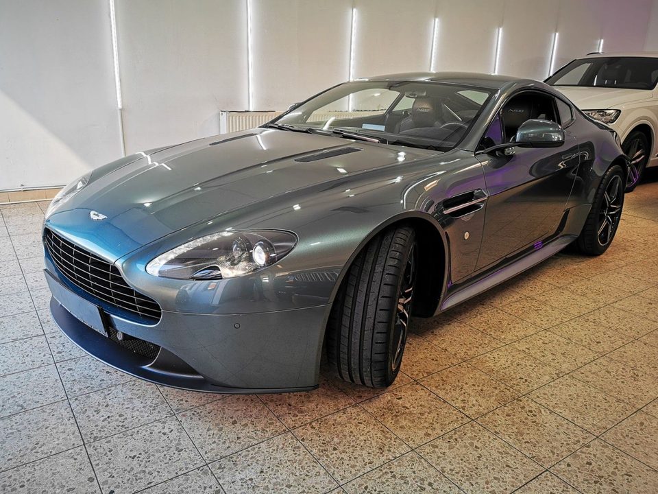 Aston Martin V8 Vantage