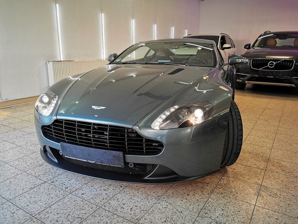 Aston Martin V8 Vantage