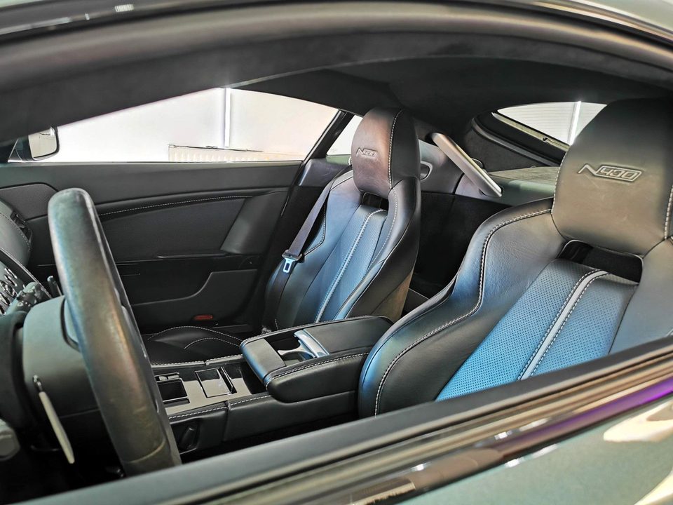 Aston Martin V8 Vantage