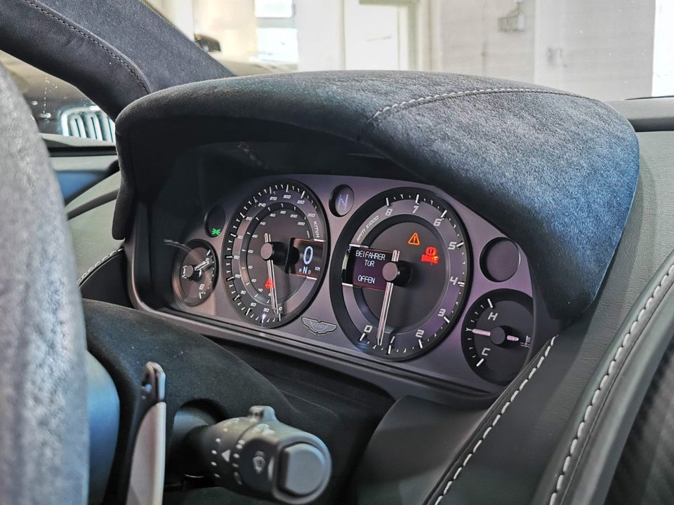 Aston Martin V8 Vantage