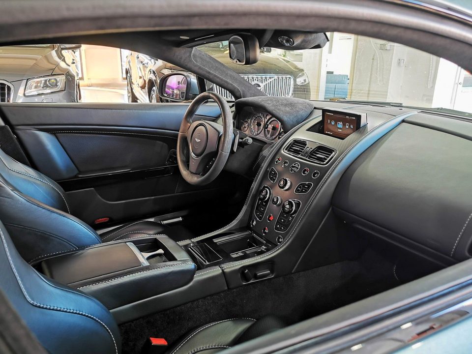 Aston Martin V8 Vantage