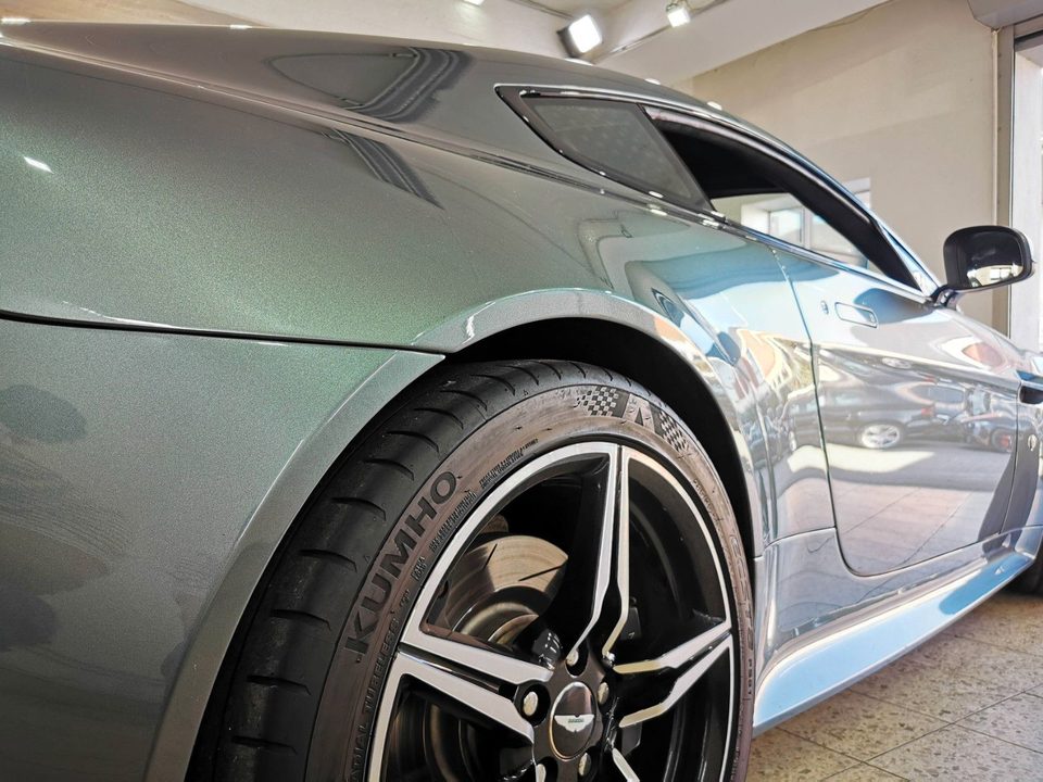 Aston Martin V8 Vantage