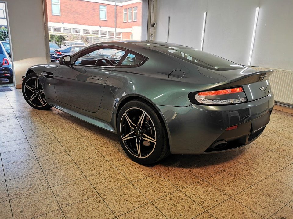 Aston Martin V8 Vantage