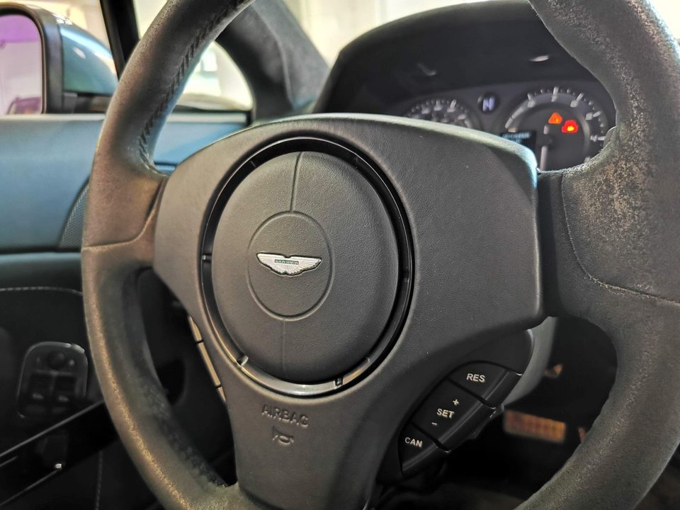 Aston Martin V8 Vantage