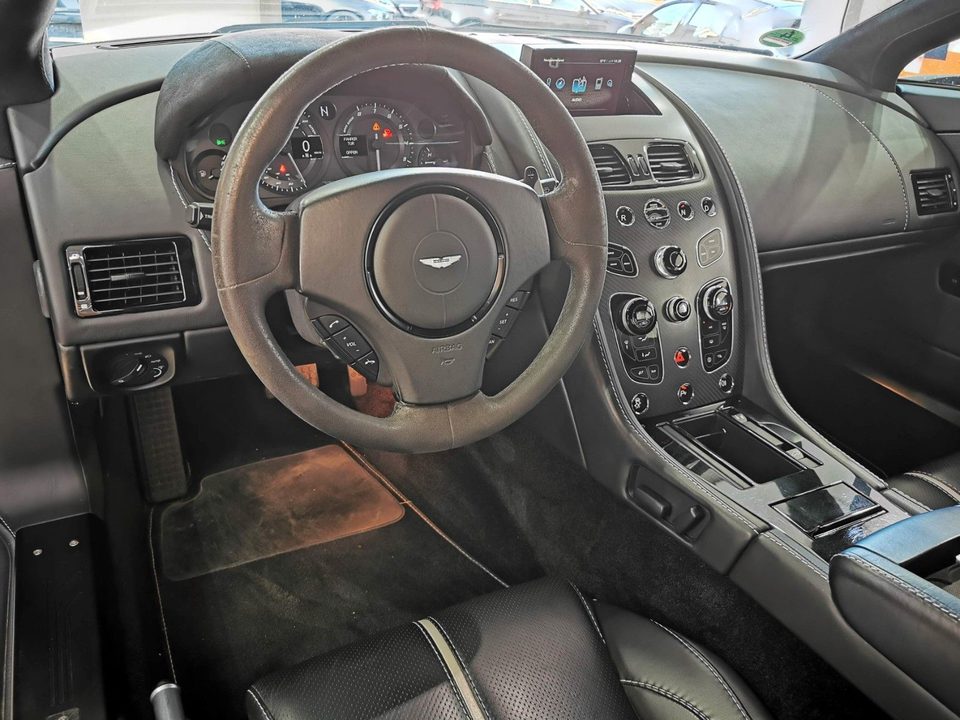 Aston Martin V8 Vantage