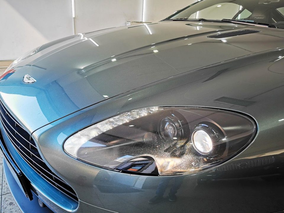 Aston Martin V8 Vantage